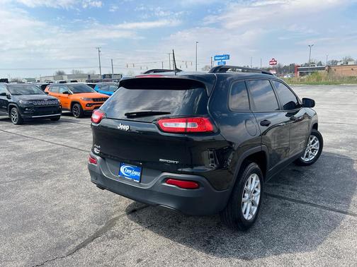 Brilliant Black Crystal Pearlcoat 2016 Jeep Cherokee Sport