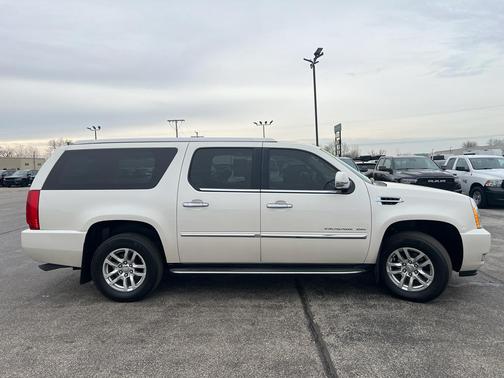 2013 Cadillac Escalade ESV Luxury