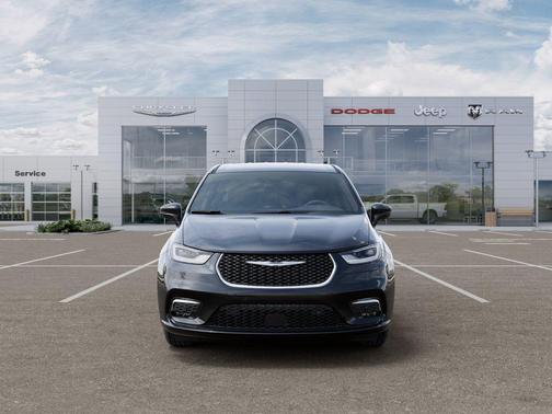 Diamond Black 2025 Chrysler Pacifica Select