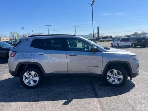 Billet Silver Metallic Clearcoat 2022 Jeep Compass Latitude