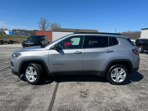 Billet Silver Metallic Clearcoat 2022 Jeep Compass Latitude