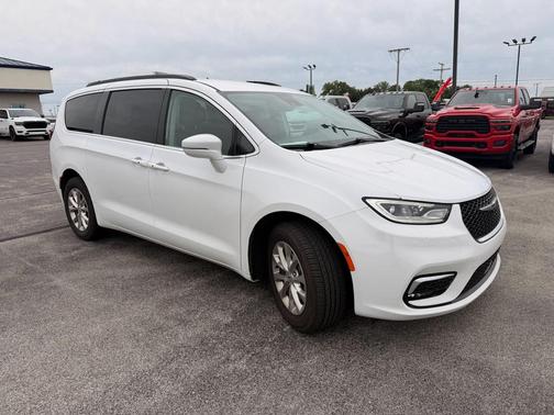 Bright White Clearcoat 2022 Chrysler Pacifica Touring-L