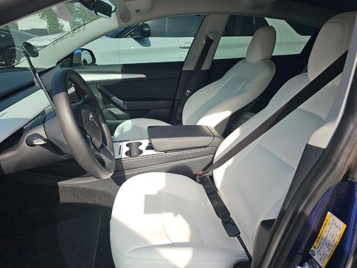 Deep Blue Metallic 2022 Tesla Model 3 Long Range