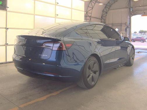 Deep Blue Metallic 2022 Tesla Model 3 Long Range