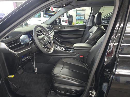 Diamond Black 2022 Jeep Grand Cherokee 4xe Base