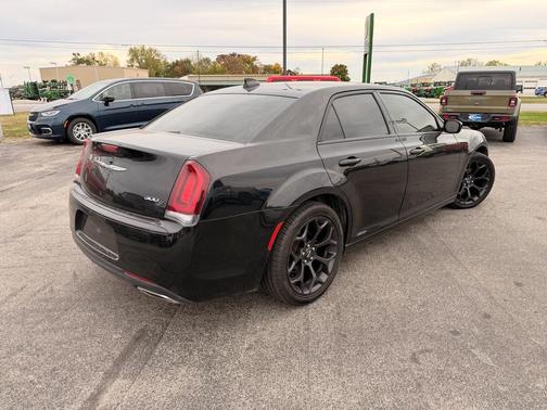 2019 Chrysler 300 S