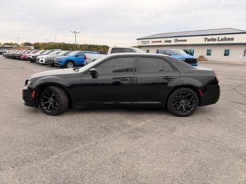 2019 Chrysler 300 S