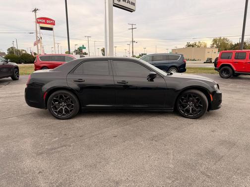 2019 Chrysler 300 S