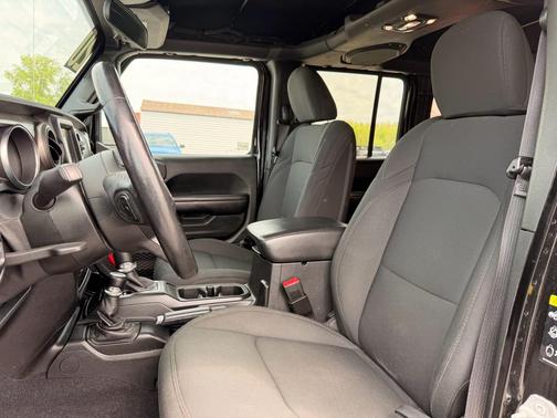 Black Clearcoat 2020 Jeep Wrangler Unlimited Willys