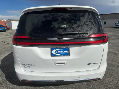 2024 Chrysler Pacifica Hybrid Select