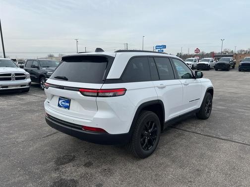2024 Jeep Grand Cherokee Laredo