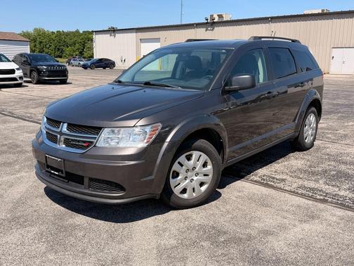 Granite Pearlcoat 2017 Dodge Journey SE