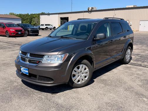 Granite Pearlcoat 2017 Dodge Journey SE