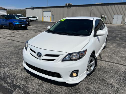 Super White 2012 Toyota Corolla S