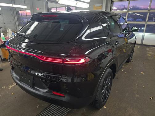 8 BALL 2023 Dodge Hornet GT