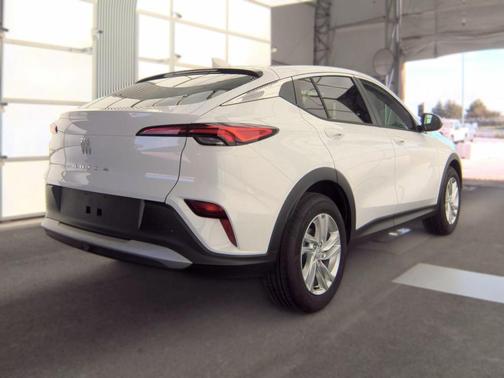 Summit White 2026 Buick Envista Preferred