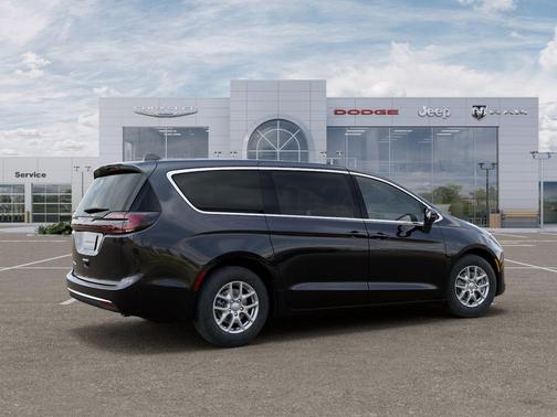 Diamond Black 2027 Chrysler Pacifica SELECT