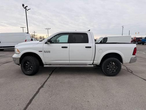 2018 RAM 1500 SLT