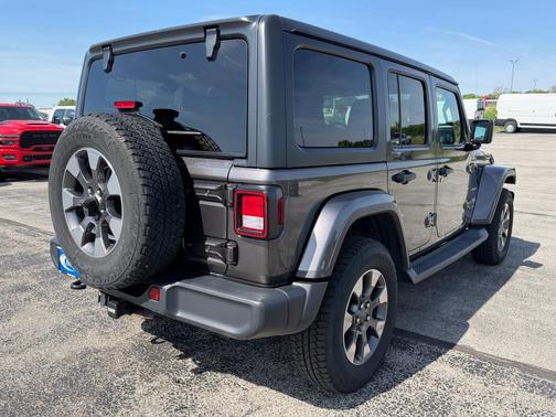 Granite Crystal Clearcoat Metallic 2019 Jeep Wrangler Unlimited Sahara