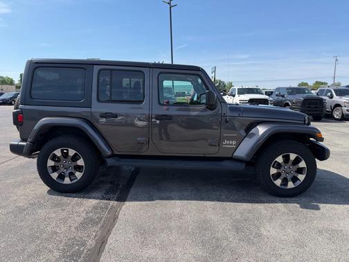 Granite Crystal Clearcoat Metallic 2019 Jeep Wrangler Unlimited Sahara