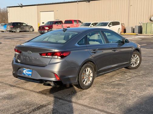 2018 Hyundai SONATA SE