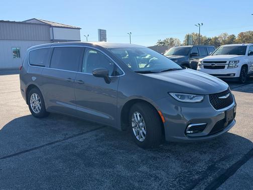 Ceramic Gray Clearcoat 2023 Chrysler Pacifica Touring-L