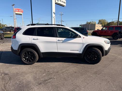 2022 Jeep Cherokee Trailhawk