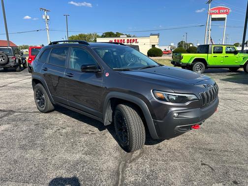 2023 Jeep Cherokee Trailhawk