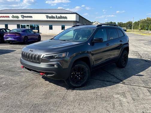 2023 Jeep Cherokee Trailhawk
