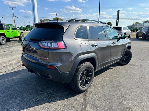 2023 Jeep Cherokee Trailhawk