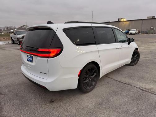 2025 Chrysler Pacifica Limited
