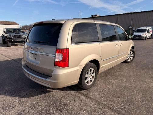 2012 Chrysler Town & Country Touring