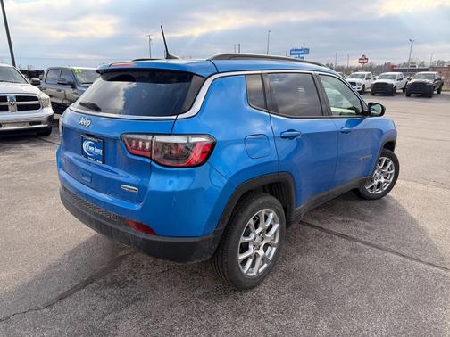 2023 Jeep Compass Latitude Lux