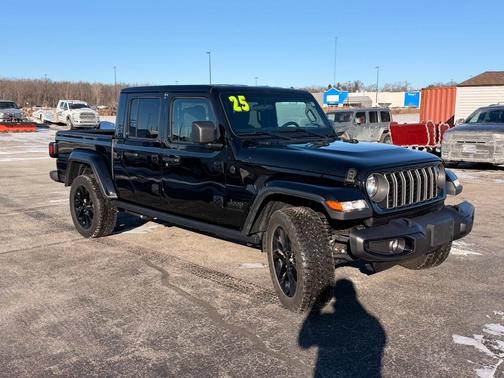 2025 Jeep Gladiator Sport