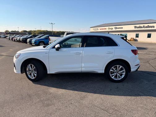 2023 Audi Q3 45 S line Premium