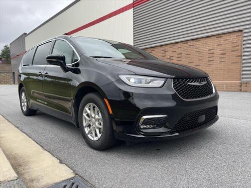 2025 Chrysler Pacifica L
