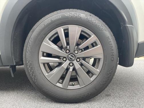 2023 Nissan Pathfinder SV FWD