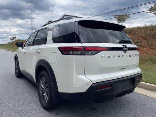 2023 Nissan Pathfinder SV FWD