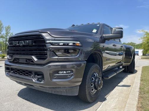 2025 RAM 3500 Laramie Crew Cab 4x4 8' Box
