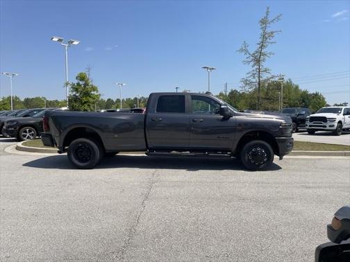 2025 RAM 3500 Laramie Crew Cab 4x4 8' Box
