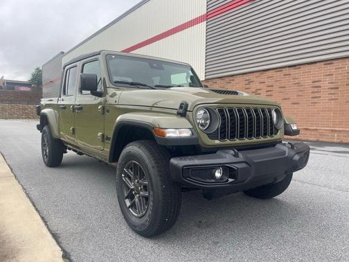 2025 Jeep Gladiator Sport S