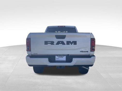 2026 RAM 2500 Tradesman Crew Cab 4x4 6'4' Box