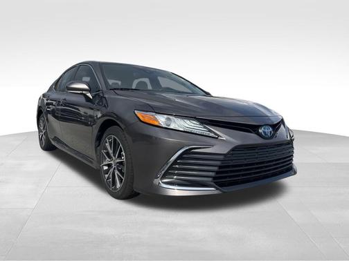 2024 Toyota Camry Hybrid XLE