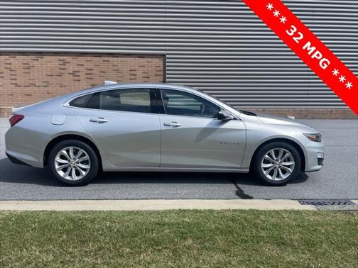 2022 Chevrolet Malibu FWD LT