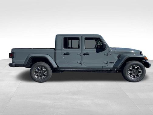 2026 Jeep Gladiator Sahara 4x4