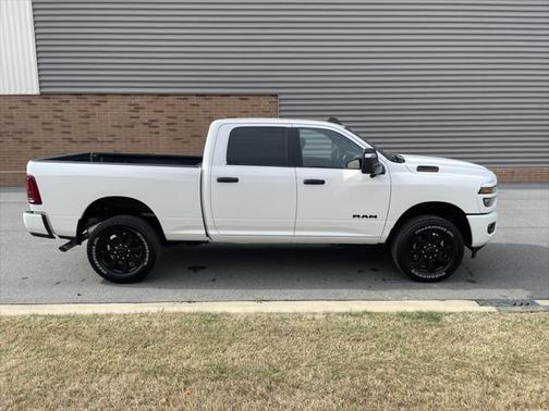 2025 RAM 2500 Big Horn Crew Cab 4x4 6'4' Box