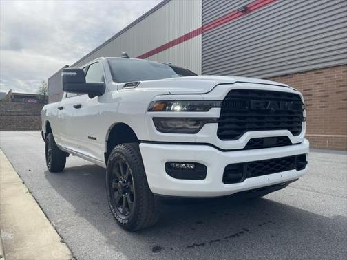 2025 RAM 2500 Big Horn Crew Cab 4x4 6'4' Box
