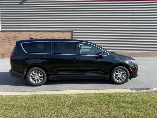 2025 Chrysler Pacifica L