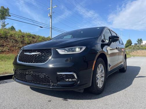 2025 Chrysler Pacifica L