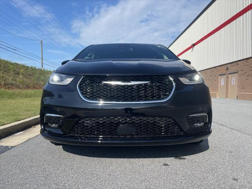 2025 Chrysler Pacifica L